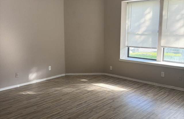 13210 LARKPLACE DR Gallery 4