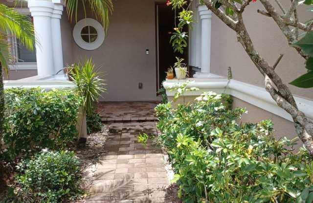 Available Now: 3 BR / 2.5 Bath Townhouse with Amenities Galore photos photos