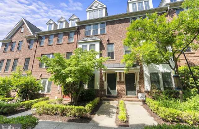 Welcome to 2509 S Kenmore Ct – Where Style Meets Location! photos photos