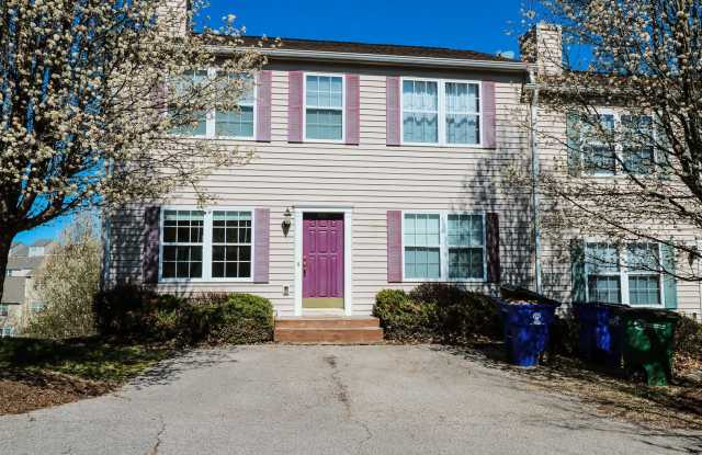 1055 Oak Tree | 3 Bed 2 Bath Townhome | End Unit | August 13th photos photos