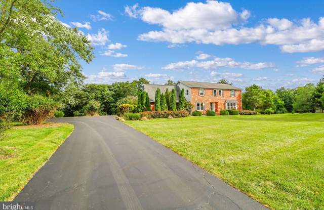 21960 OATLANDS Road Gallery 3