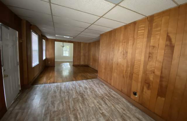 5001 Farrell Avenue Gallery 2