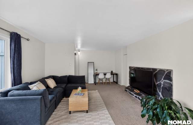 Charming 2BR Apartment in Anchorage Gallery 4