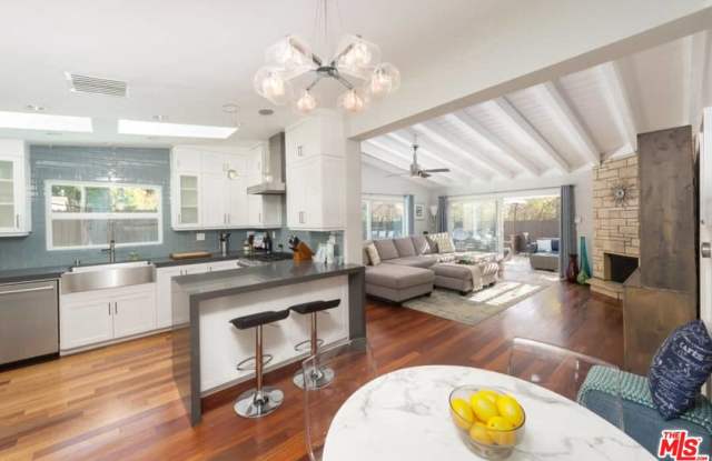 3525 LAURELVALE Drive - 3525 Laurelvale Drive, Los Angeles, CA 91604