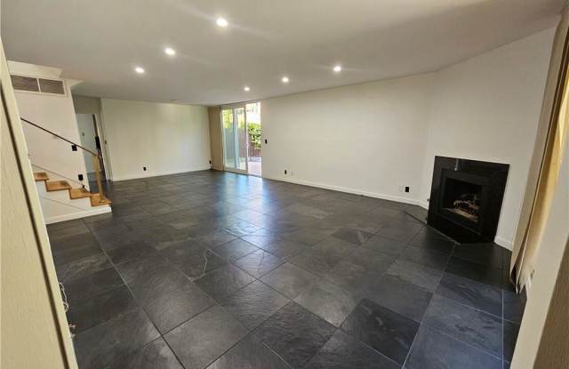 4836 Balboa Boulevard photos photos