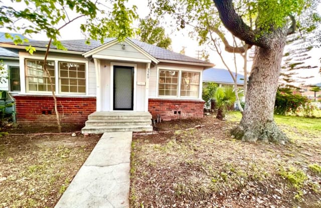 5549 Vantage Ave - 5549 Vantage Avenue, Los Angeles, CA 91607