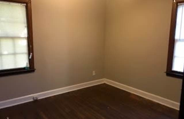 693 Goodwyn Street Gallery 3