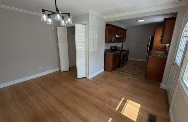 54 Oak Avenue Gallery 3