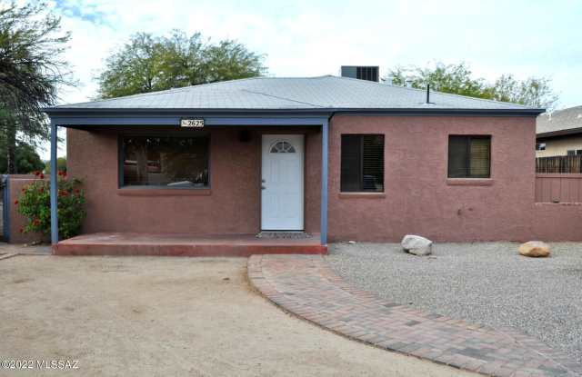 2625 N Fremont Avenue Gallery 1