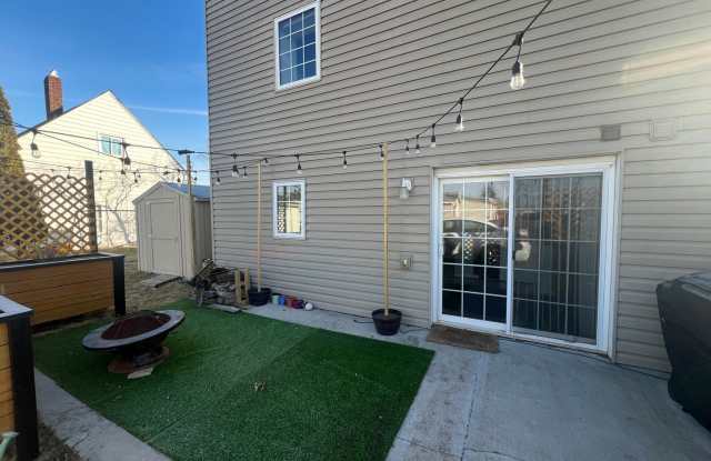 Industrial Style 3 Bedroom Home AVAILABLE JUNE!!! photos photos