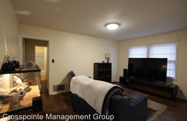 3516 Betts Gallery 2