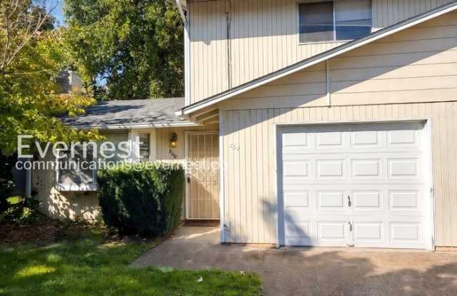 864 North Cloverleaf Loop Gallery 1