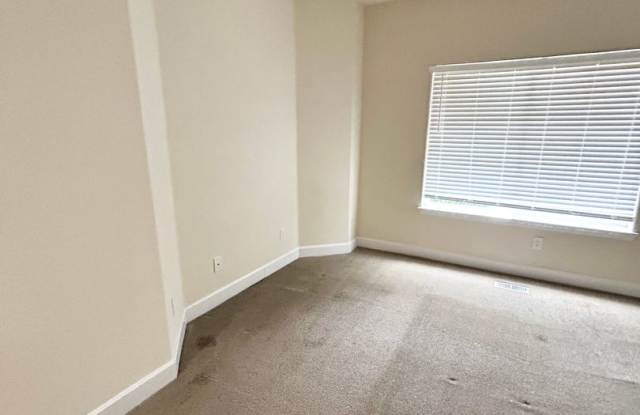 Elegant 3 Bed + Loft + Bonus End Unit in Rosewood Commons – 3-Car Garage, A/C, Prime Location photos photos