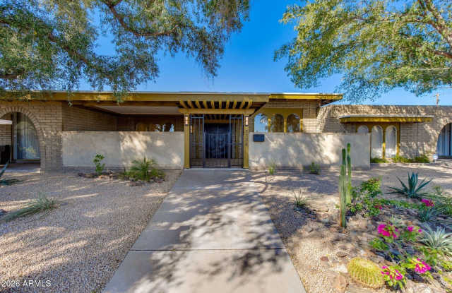 3736 E MONTECITO Avenue Gallery 1
