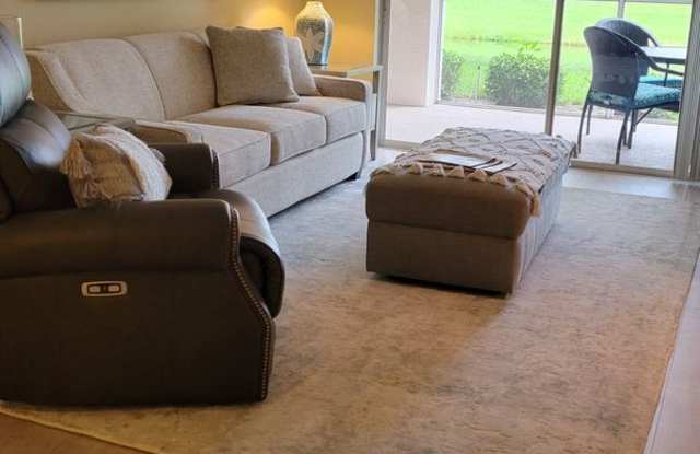 Annual turnkey furnished 2/2 ground floor unit in gated Plaza De Flores in Palmer Ranch. Gallery 4
