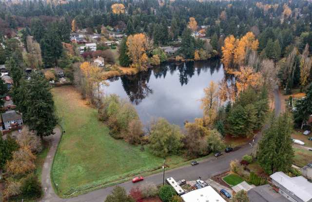 Arbor Lake Duplex unit for lease in private setting - 12215 2nd Avenue South, Burien, WA 98168