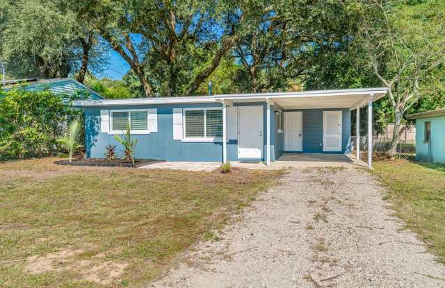 Quaint 2 Bedroom in Niceville! - 711 Crestview Avenue, Niceville, FL 32578