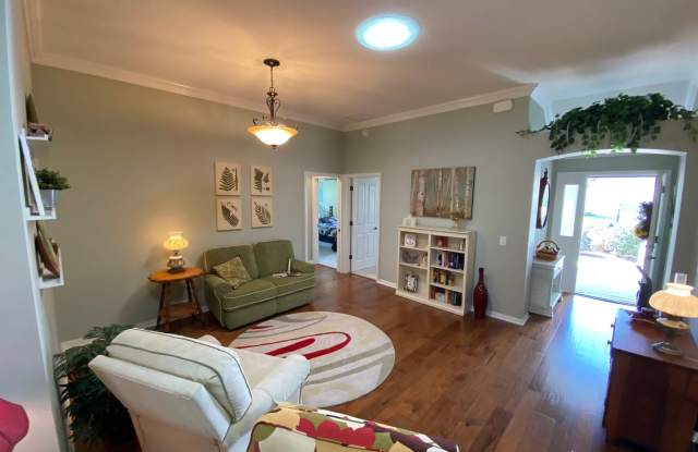 Gorgeous ANNUAL 3 + 2 Furnished Home in The Village of Duval w/Views Gallery 4