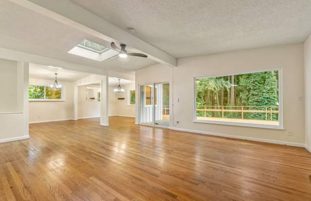 6 Bedroom Home minutes from Saltwater Park in Richmond Beach photos photos
