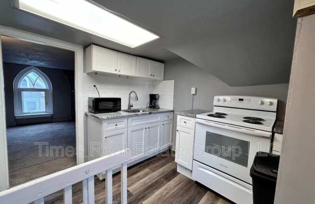 222 N Main St - 222 North Main Street, Telford, PA 18969 222 N Main St - 222 North Main Street, Telford, PA 18969