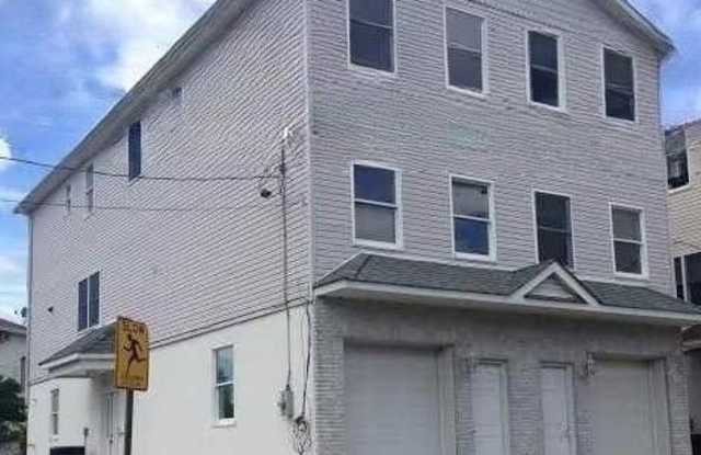 1135 FARM RD - 1135 Farm Road, Secaucus, NJ 07094