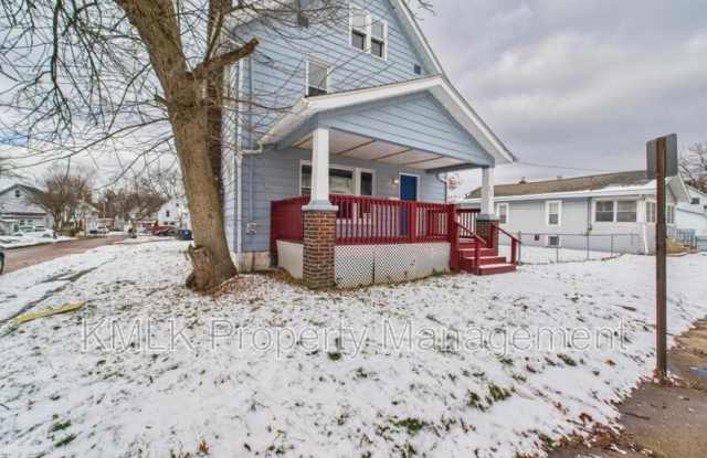 594 Columbia Ave photos photos