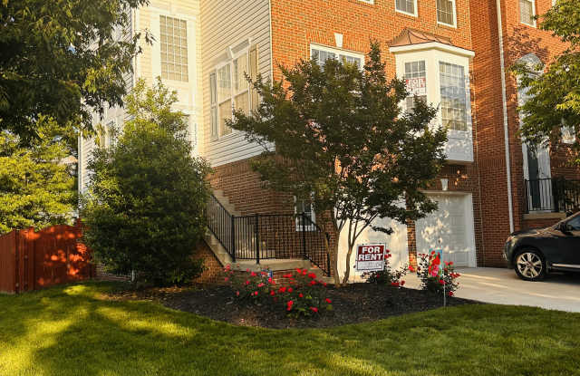 22702 Lamoreaux Landing Square photos photos