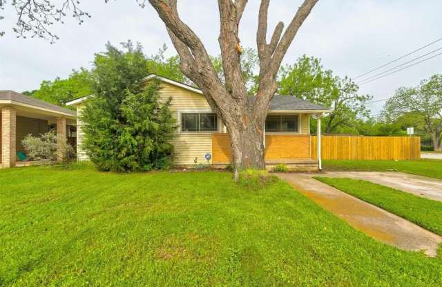 1300 Bennett Drive - 1300 Bennett Drive, Arlington, TX 76013