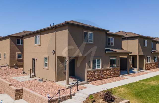 Modern Living Townhome In Palomino Ranch! Gallery 3