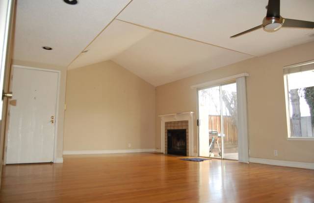 3241 Rocky Water LN Gallery 2