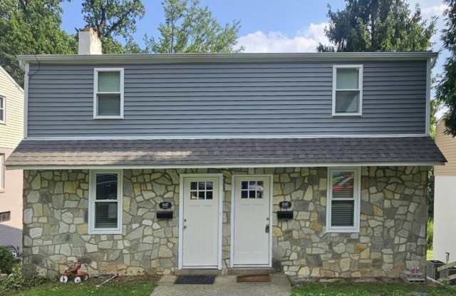 647 ROBERTS Avenue Gallery 1