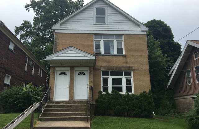 Clean 2BR up with offstreet parking and yard - 639 West 5th Street, Erie, PA 16507