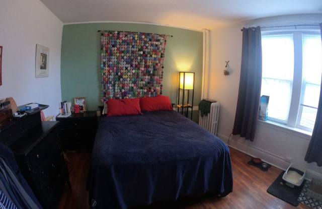 Charming 1 Bedroom-No Broker Fee Gallery 4