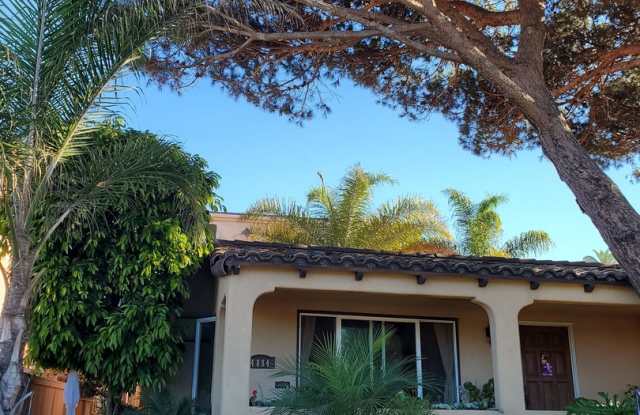 2 story condo with private balcony & roof deck - blocks from the Beach Gallery 4
