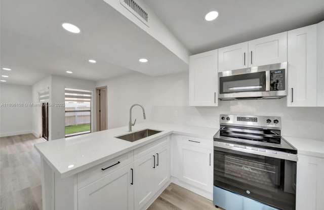 10805 NW 7th St photos photos