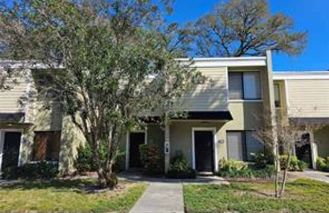 Annual 2 bed/ 1 1/2 bath condo available for $1,750 - 4923 25th Street West, South Bradenton, FL 34207