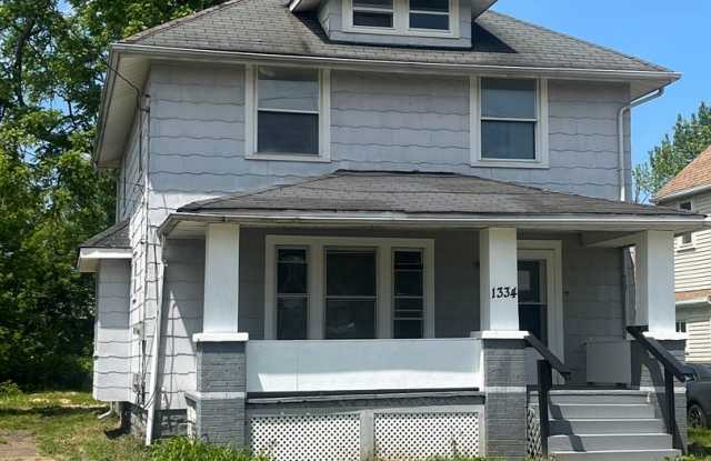 Section 8 Accepted, Charming 4BR 1 BA Home in Lorain photos photos