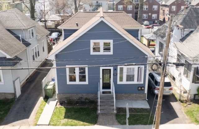 1108 Drake Ave photos photos