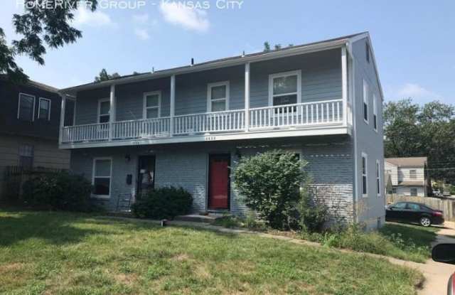 6632 Metcalf Ave - 6632 Metcalf Avenue, Overland Park, KS 66202