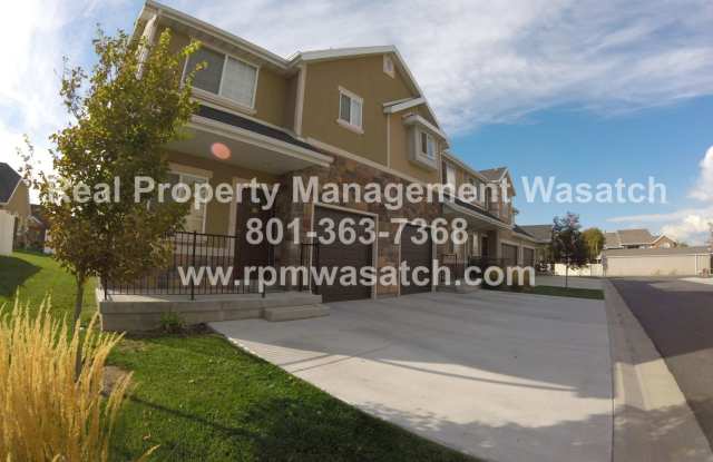 Come See this Beautiful, Recently Remodeled 3 Bedroom, 2.5 Bathroom Draper Town Home With HALF OFF FIRST MONTHS RENT Gallery 1