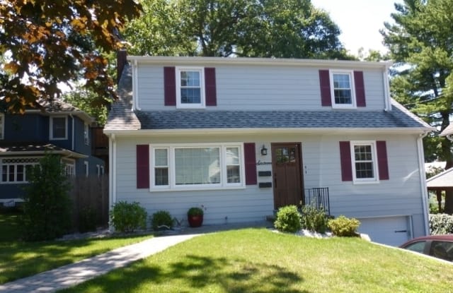 16 OAK GROVE RD - 16 Oak Grove Road, Caldwell, NJ 07006
