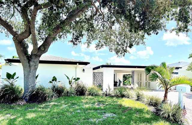 11405 8TH STREET E - 11405 8th Street East, Treasure Island, FL 33706