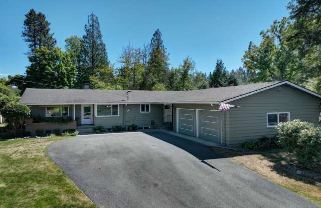 3bd/2ba Issaquah House - 18021 Issaquah-Hobart Road Southeast, Hobart, WA 98027