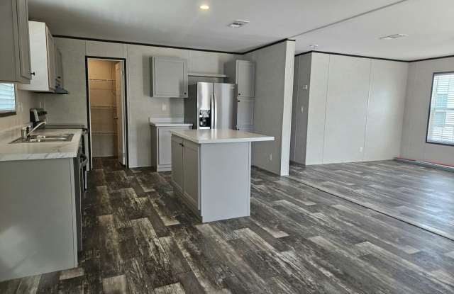 6671 Hidden Oaks Drive Gallery 3