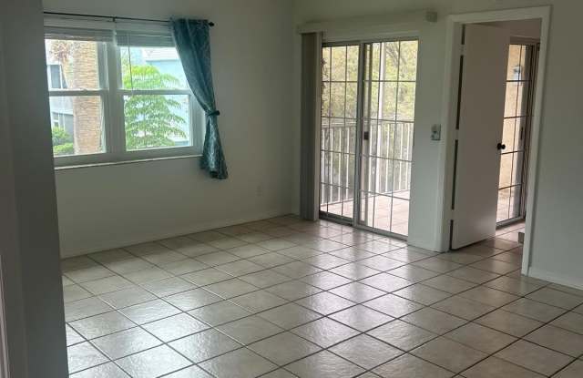 1627 SE GREEN ACRES Circle Gallery 4