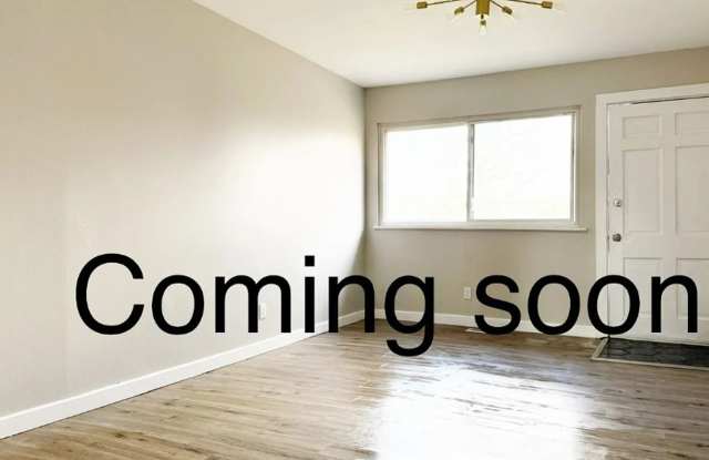 804-806 N Fairlawn Cir photos photos