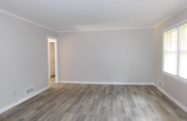 2921 Stratford Drive Gallery 3