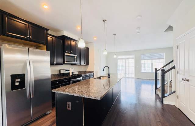11032 BLACKBURN COVE Lane Gallery 2