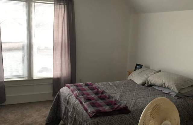 3 Bedroom 1 Bath Gallery 3