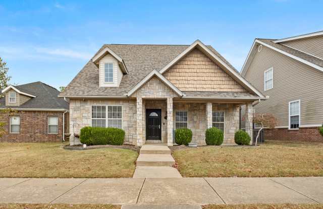 1514 NE Young Ave - 1514 Northeast Young Avenue, Bentonville, AR 72712